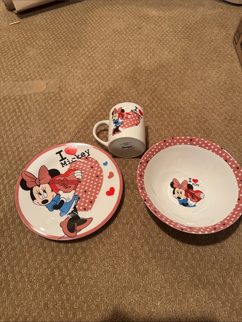 Disney Minnie Mouse Red and Pink Heart Kids Dinnerware Set - 2 puece bowl no bow
